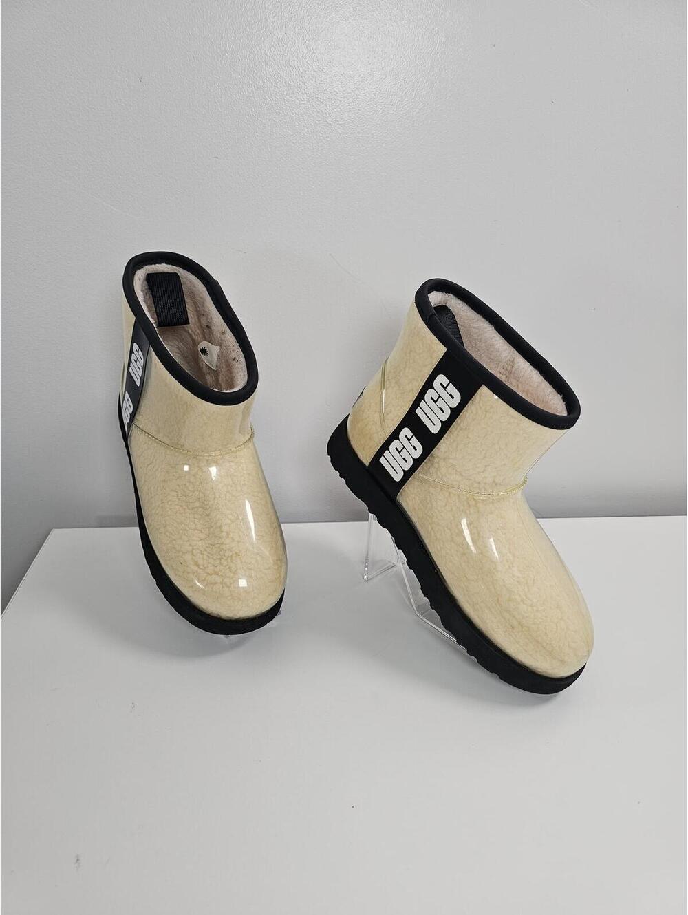 UGG Classic Clear  Mini Boot Natural Black Sz 6